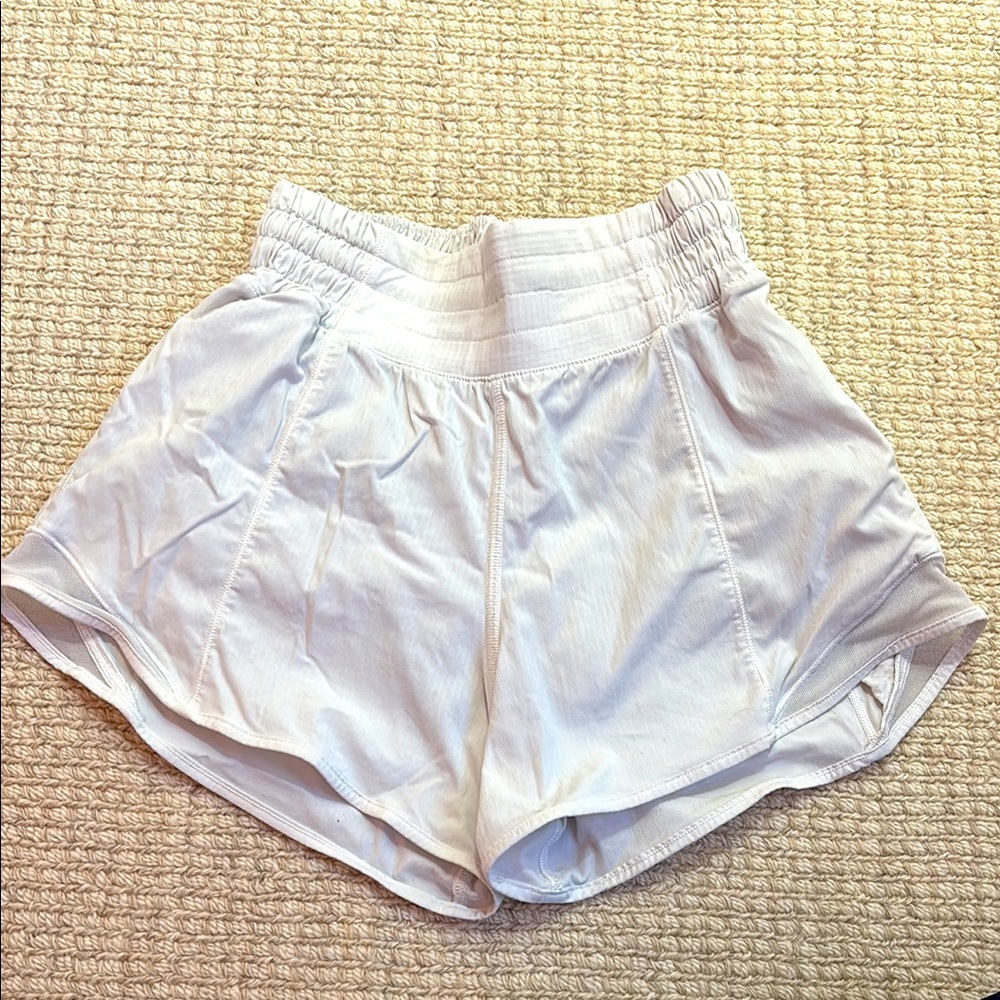 Women’s white LULULEMON SHORTS, in amazing condition!!! 4inch